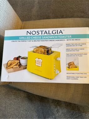 Nostalgia Yellow Grilled Cheese Sandwich Toaster